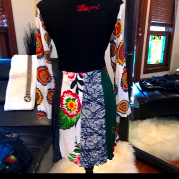 Desigual tunic or very short dress. Size Large but Desigual tends to fit small. - Picture 2 of 2